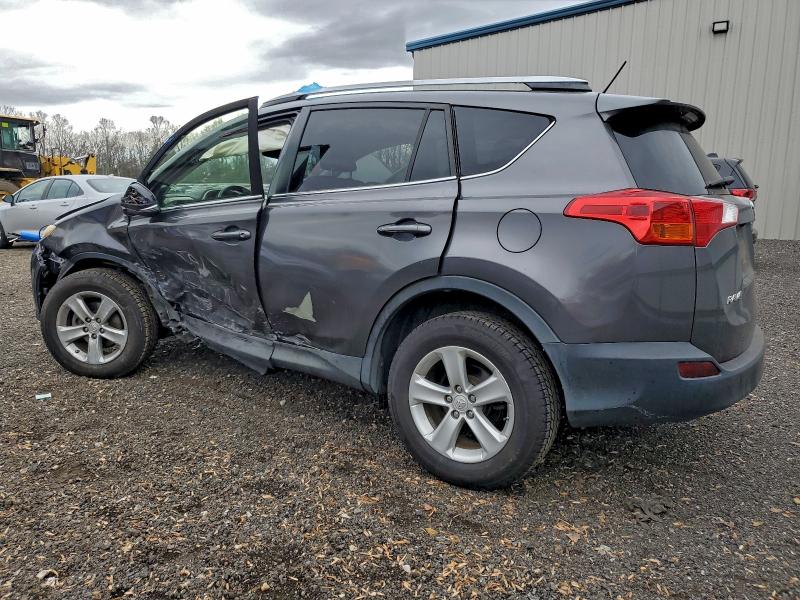 Photo 2 from auction – 2014 TOYOTA RAV4 XLE with VIN JTMWFREV3EJ017622