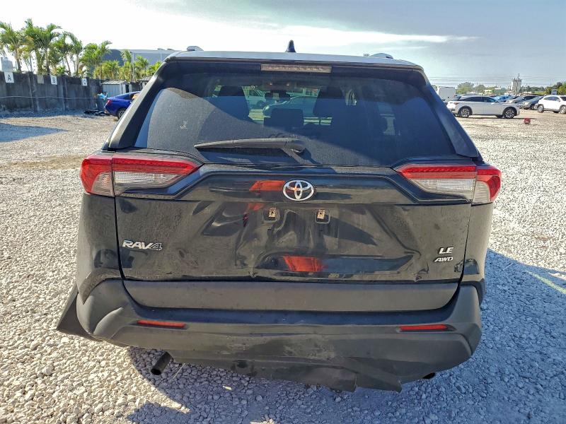 Photo 6 from auction – 2020 TOYOTA RAV4 LE with VIN JTMG1RFV7LD059076