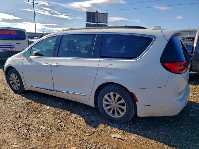 Photo 2 from auction – 2017 CHRYSLER PACIFICA T with VIN 2C4RC1BG5HR503202