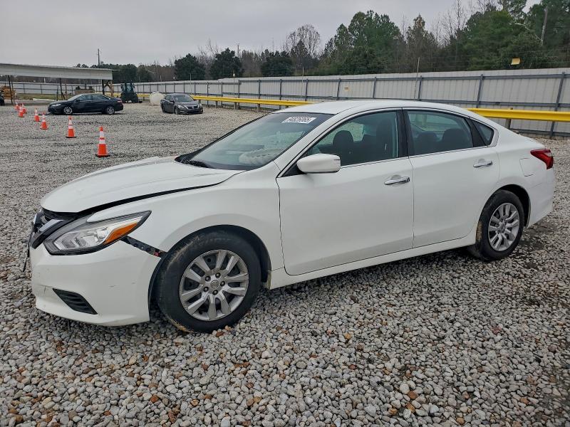 Photo 1 from auction – 2017 NISSAN ALTIMA 2.5 with VIN 1N4AL3AP1HN354297