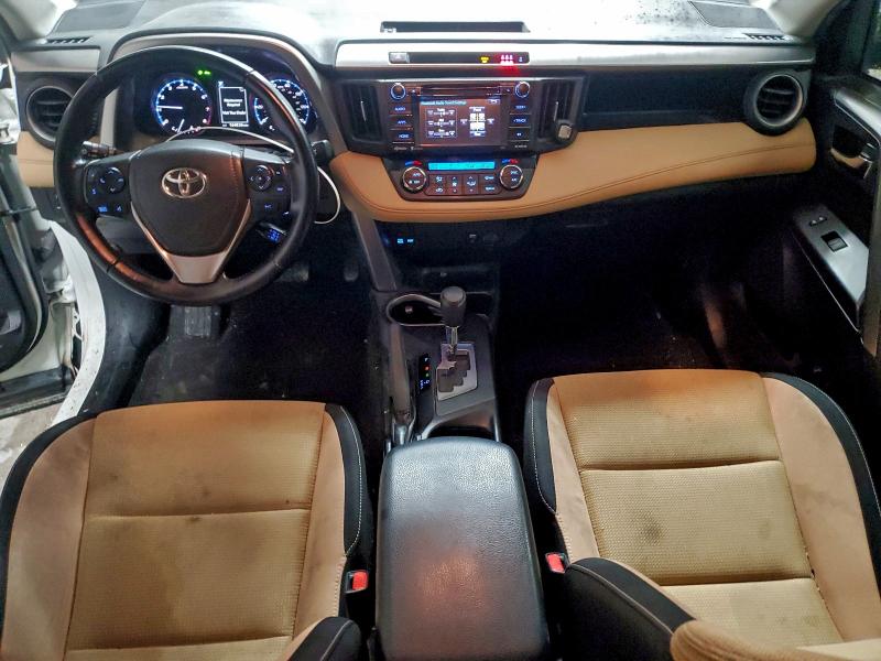 Photo 8 from auction – 2017 TOYOTA RAV4 XLE with VIN JTMWFREV0HJ118329