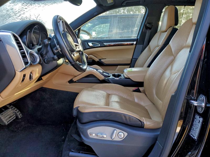 Photo 7 from auction – 2017 PORSCHE CAYENNE SE with VIN WP1AE2A26HLA74730