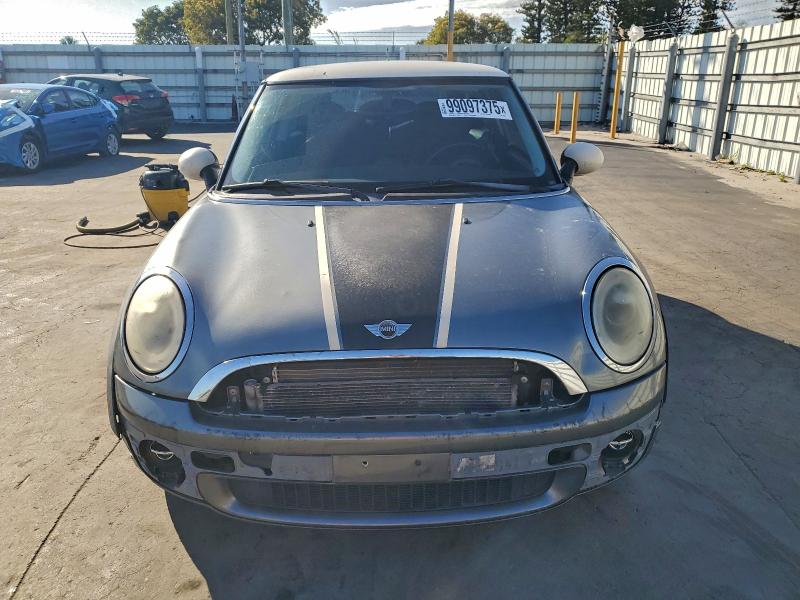 Photo 5 from auction – 2010 MINI COOPER with VIN WMWMF3C53ATZ65988