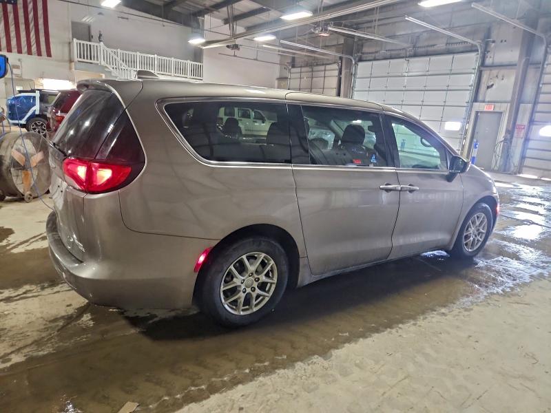 Photo 3 from auction – 2017 CHRYSLER PACIFICA T with VIN 2C4RC1DG2HR833232
