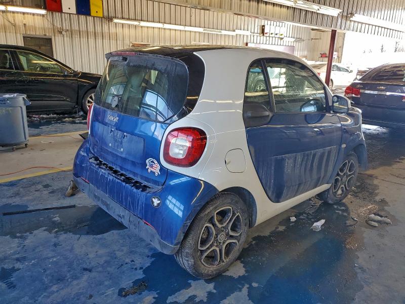 Photo 3 from auction – 2016 SMART FORTWO with VIN WMEFJ5DA1GK057458