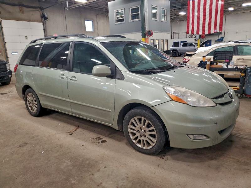 Photo 4 from auction – 2010 TOYOTA SIENNA XLE with VIN 5TDYK4CC4AS336677