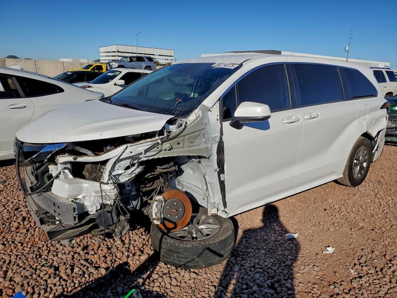 TOYOTA SIENNA LE 2023 with VIN 5TDKRKEC1PS169500 - Photo from auction