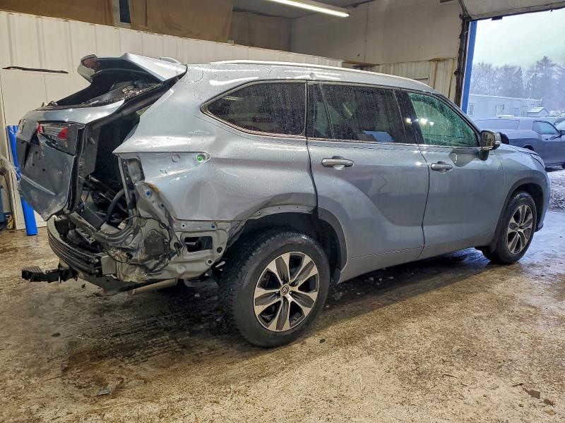 Photo 3 from auction – 2022 TOYOTA HIGHLANDER with VIN 5TDGZRBH1NS167001