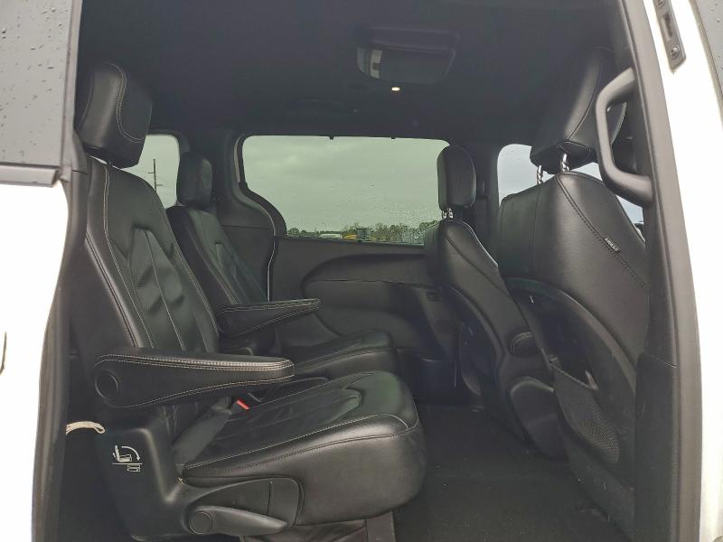 Photo 11 from auction – 2018 CHRYSLER PACIFICA T with VIN 2C4RC1BG7JR165100