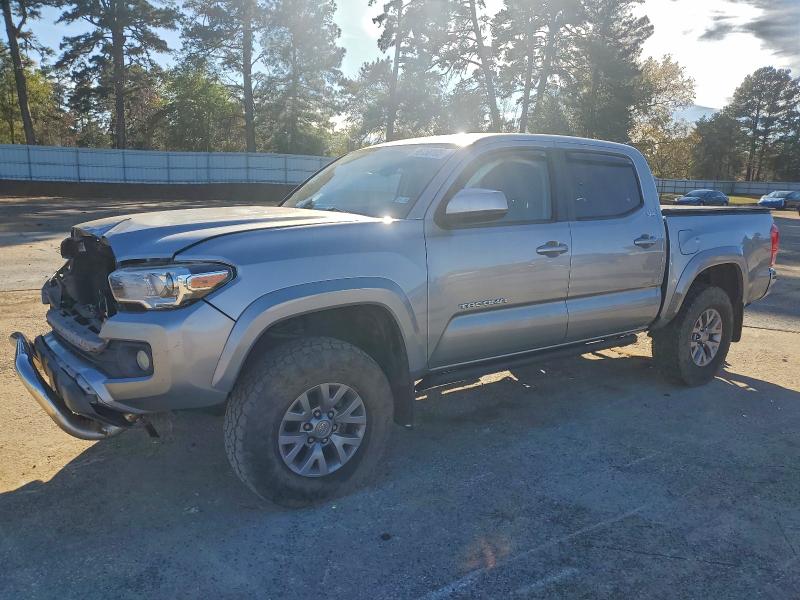 TOYOTA TACOMA DOU 2017 with VIN 5TFCZ5AN2HX054879 - Photo from auction