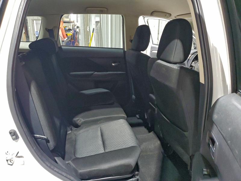 Photo 11 from auction – 2014 MITSUBISHI OUTLANDER with VIN JA4AD3A38EZ019184