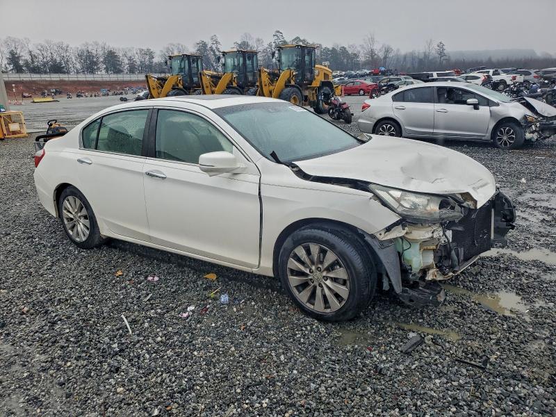 Photo 4 from auction – 2015 HONDA ACCORD EXL with VIN 1HGCR2F87FA084172