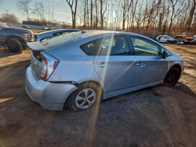 Photo 3 from auction – 2013 TOYOTA PRIUS with VIN JTDKN3DU3D1689900