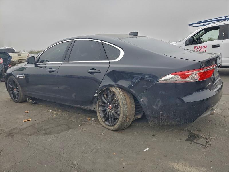 Photo 2 from auction – 2017 JAGUAR XF PRESTIG with VIN SAJBE4BVXHCY45086