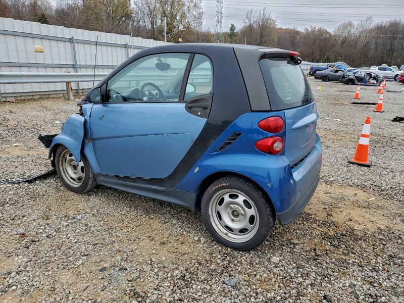 Photo 2 from auction – 2013 SMART FORTWO with VIN WMEEJ3BA0DK645530