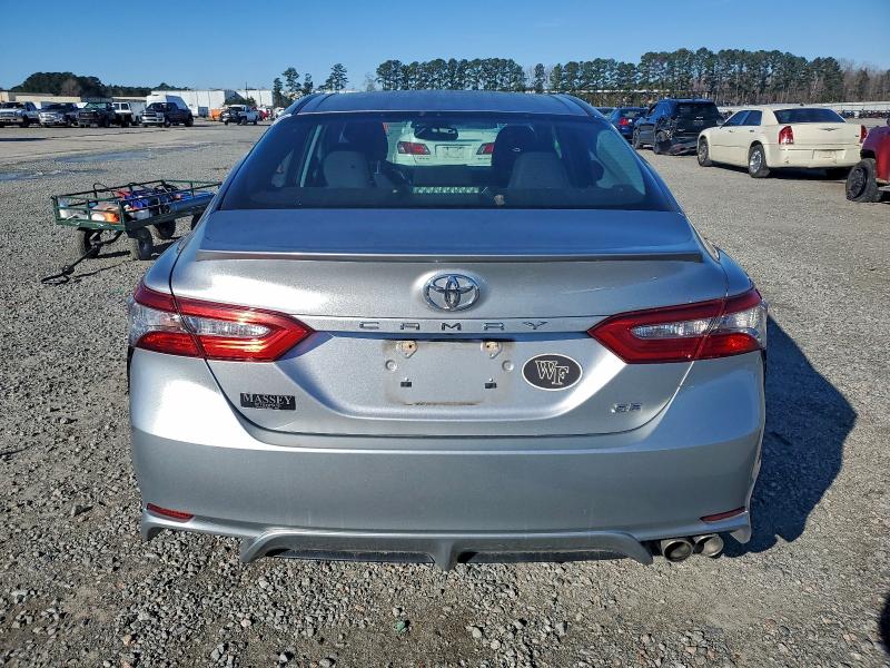 Photo 6 from auction – 2018 TOYOTA CAMRY with VIN 4T1B11HK2JU089271