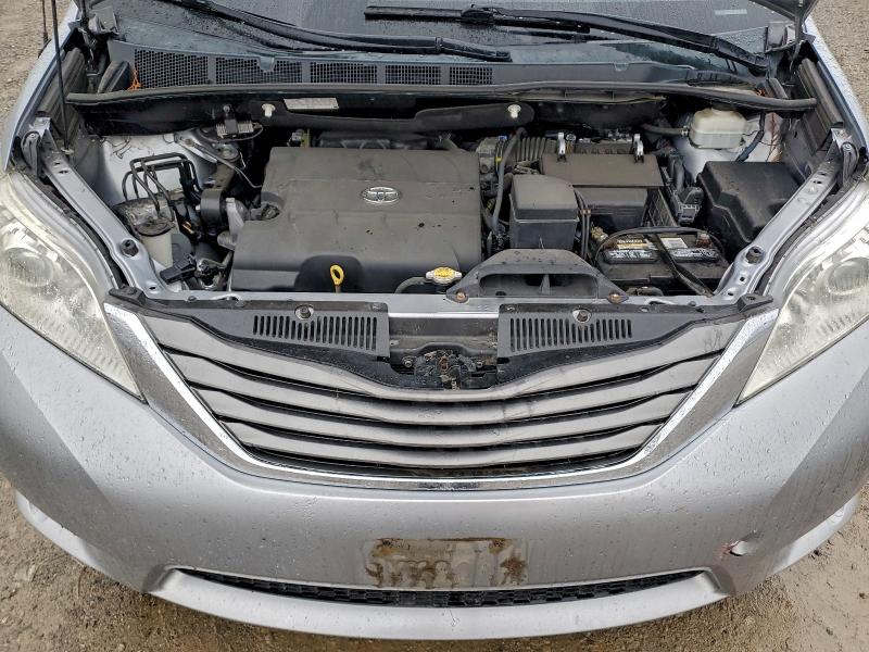 Photo 12 from auction – 2014 TOYOTA SIENNA XLE with VIN 5TDDK3DC7ES087899