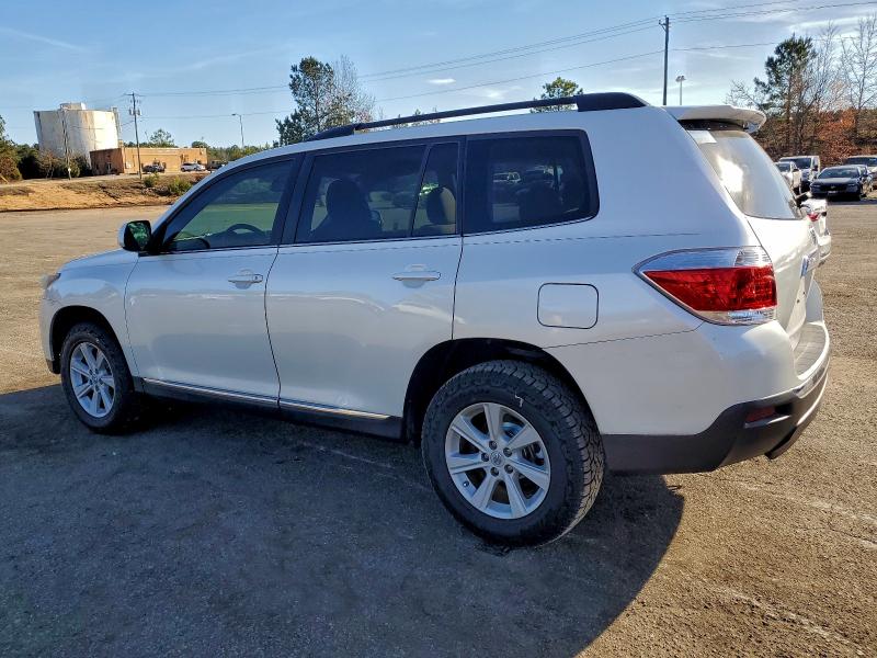 Photo 2 from auction – 2013 TOYOTA HIGHLANDER with VIN 5TDZA3EH8DS035862