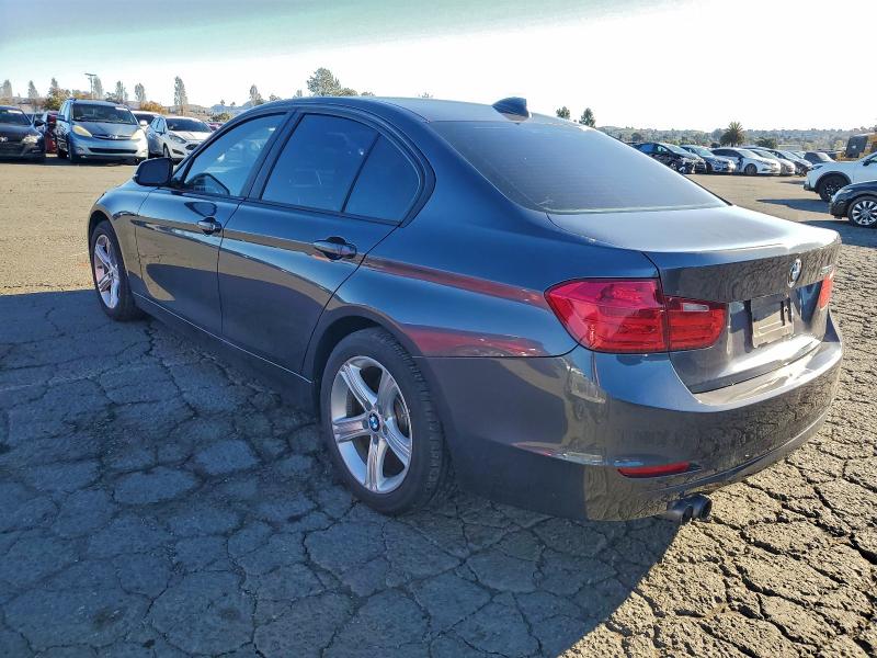 Photo 2 from auction – 2012 BMW 3 SERIES with VIN WBA3A5C53CF346024