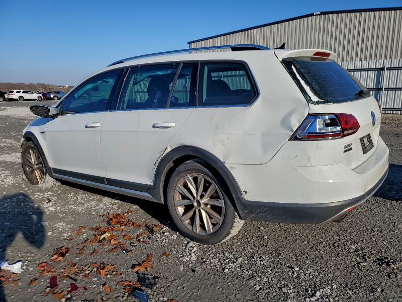 Photo 2 from auction – 2017 VOLKSWAGEN GOLF ALLTRACK with VIN 3VWH17AU3HM540331