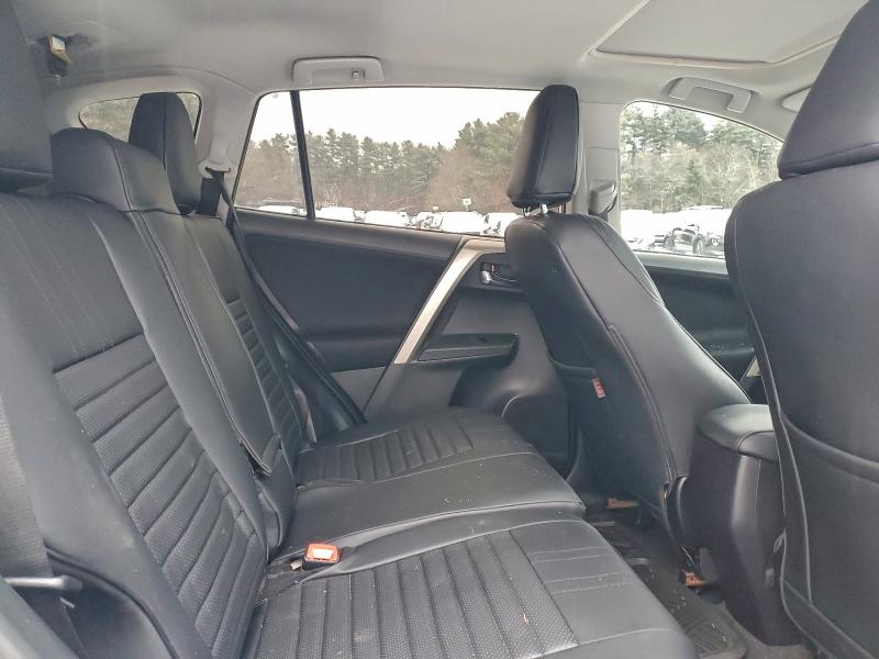 Photo 11 from auction – 2015 TOYOTA RAV4 XLE with VIN 2T3RFREV5FW278847