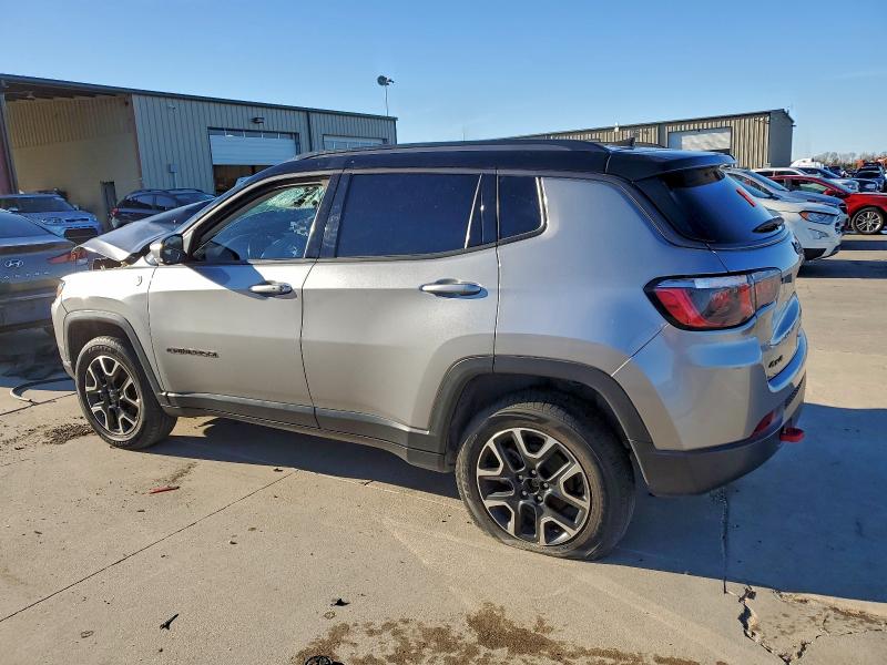 Photo 2 from auction – 2019 JEEP COMPASS TR with VIN 3C4NJDDB1KT799928