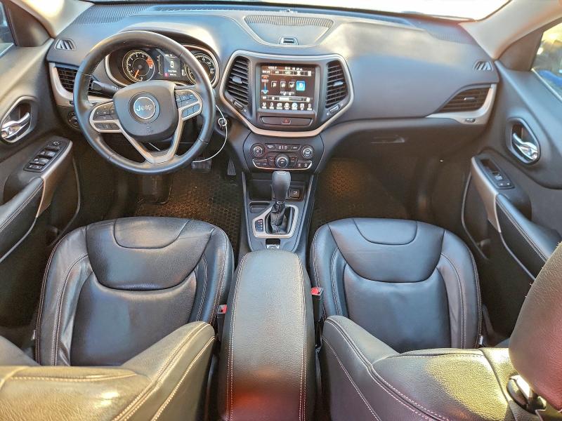 Photo 8 from auction – 2017 JEEP CHEROKEE L with VIN 1C4PJLCSXHW604206