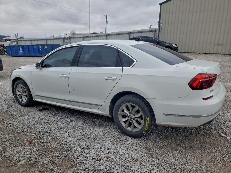 Photo 2 from auction – 2017 VOLKSWAGEN PASSAT S with VIN 1VWAT7A31HC006782