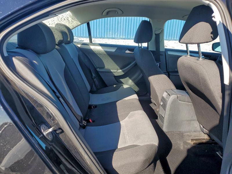 Photo 10 from auction – 2017 VOLKSWAGEN JETTA S with VIN 3VW2B7AJ5HM347445
