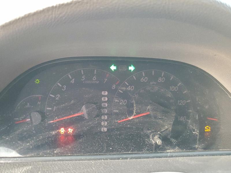 Photo 9 from auction – 2005 TOYOTA CAMRY LE with VIN 4T1BE32K75U561611