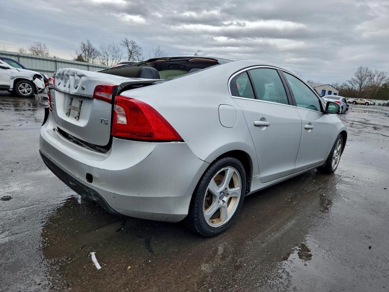 Photo 3 from auction – 2012 VOLVO S60 T5 with VIN YV1622FS5C2135356