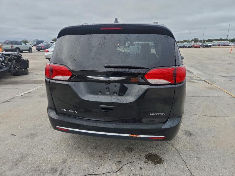 Photo 6 from auction – 2017 CHRYSLER PACIFICA L with VIN 2C4RC1GG2HR751996