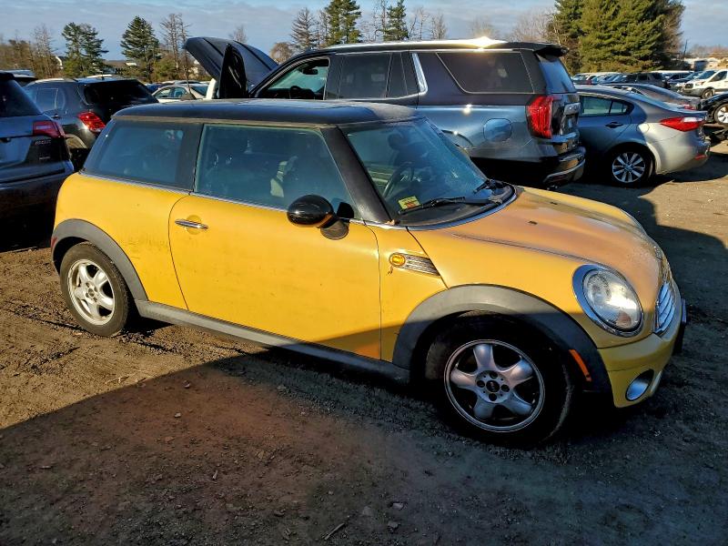 Photo 4 from auction – 2009 MINI COOPER with VIN WMWMF33569TW72873