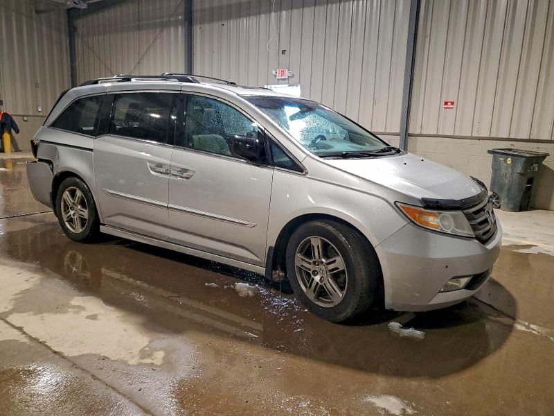 Photo 4 from auction – 2011 HONDA ODYSSEY TO with VIN 5FNRL5H95BB013197