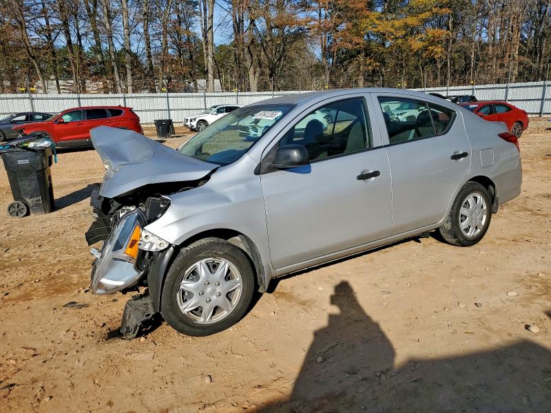 NISSAN VERSA S 2015 with VIN 3N1CN7AP8FL887025 - Photo from auction