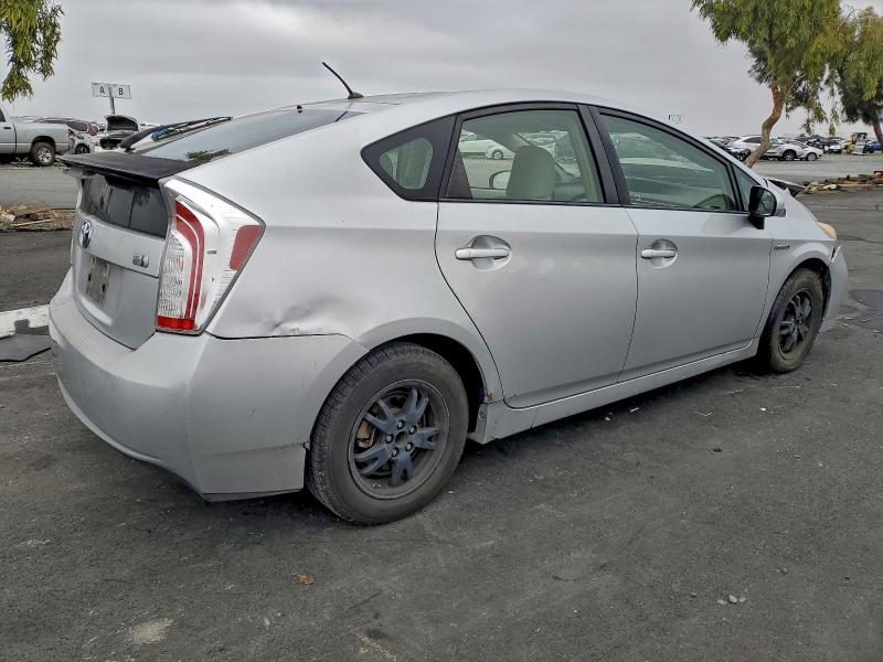 Photo 3 from auction – 2012 TOYOTA PRIUS with VIN JTDKN3DU1C5420589