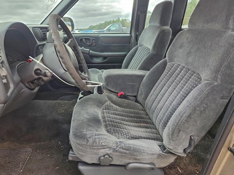 Photo 7 from auction – 2000 CHEVROLET S-10 LS RE with VIN 1GCCS1956Y8272531