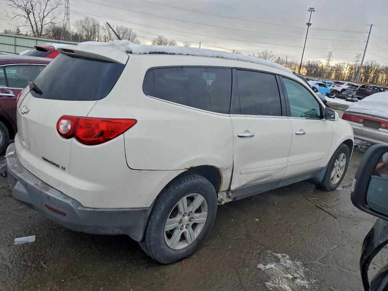 Photo 3 from auction – 2010 CHEVROLET TRAVERSE L with VIN 1GNLRFED4AJ232248