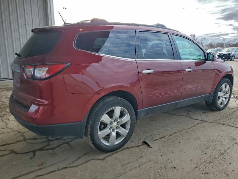 Photo 3 from auction – 2017 CHEVROLET TRAVERSE L with VIN 1GNKRGKD7HJ310876