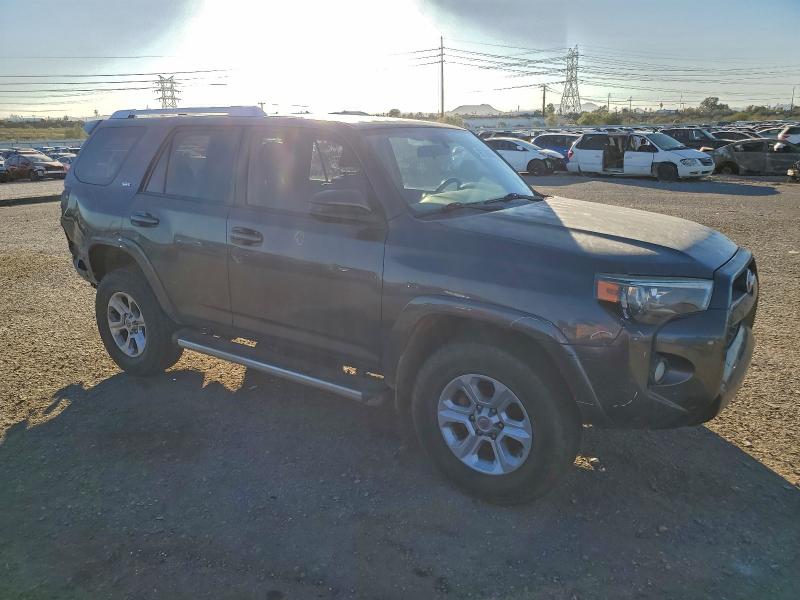 Photo 4 from auction – 2018 TOYOTA 4RUNNER SR with VIN JTEBU5JR6J5570530