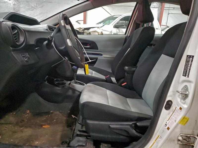 Photo 7 from auction – 2012 TOYOTA PRIUS C with VIN JTDKDTB34C1019445