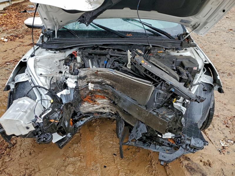 Photo 11 from auction – 2023 HYUNDAI ELANTRA SE with VIN 5NPLM4AG2PH112137