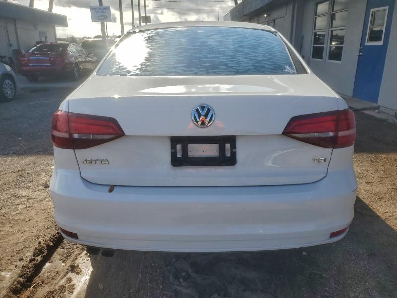 Photo 6 from auction – 2018 VOLKSWAGEN JETTA S with VIN 3VW2B7AJ1JM213537