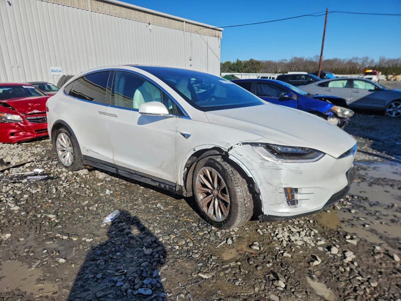 Photo 4 from auction – 2020 TESLA MODEL X with VIN 5YJXCDE20LF235155