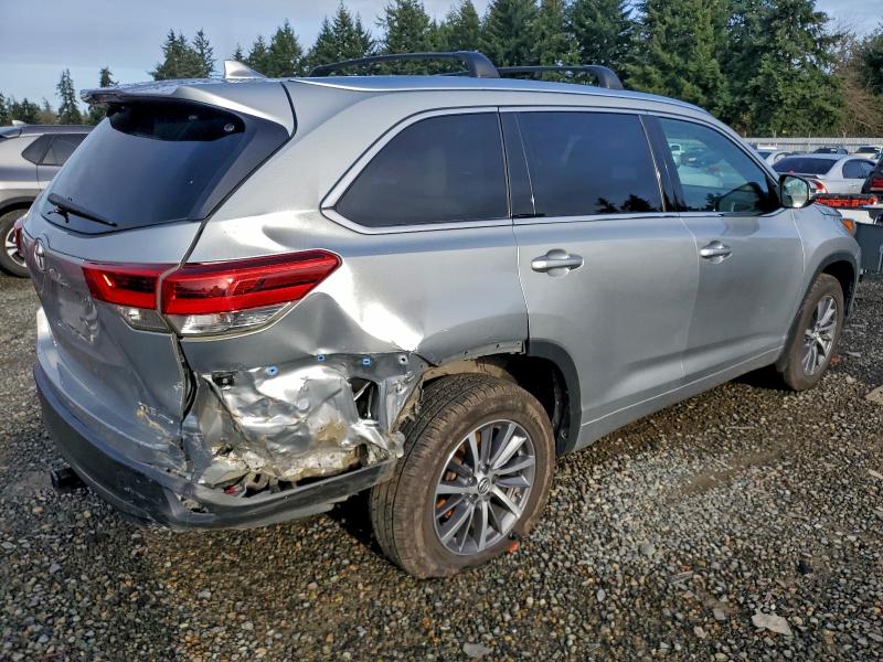 Photo 3 from auction – 2017 TOYOTA HIGHLANDER with VIN 5TDJZRFHXHS398158