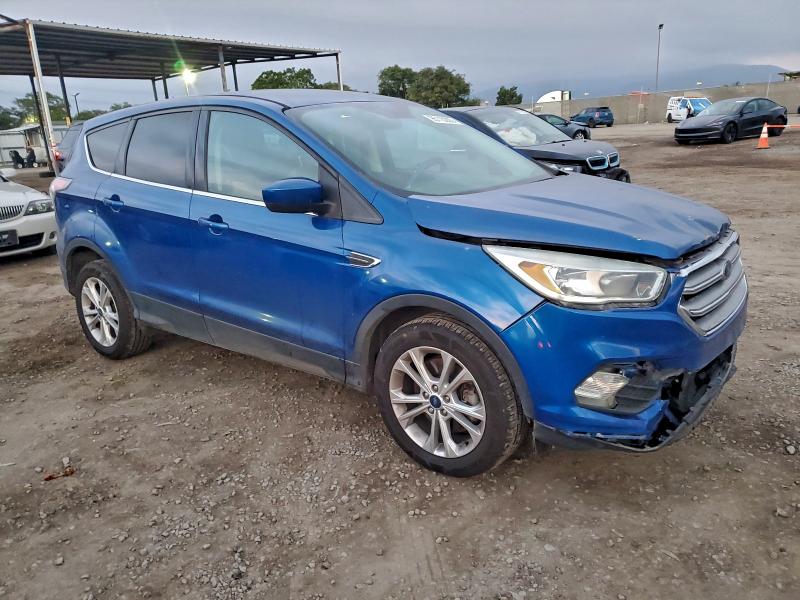 Photo 4 from auction – 2017 FORD ESCAPE SE with VIN 1FMCU0G97HUB04927
