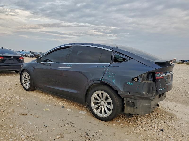 Photo 2 from auction – 2018 TESLA MODEL X with VIN 5YJXCAE23JF091211