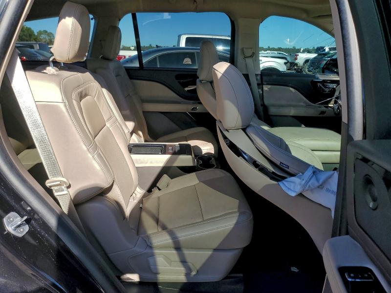 Photo 11 from auction – 2023 LINCOLN AVIATOR with VIN 5LM5J7WC7PGL14798