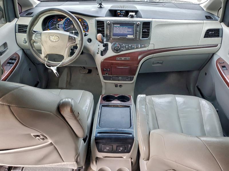 Photo 8 from auction – 2011 TOYOTA SIENNA XLE with VIN 5TDYK3DC1BS048254