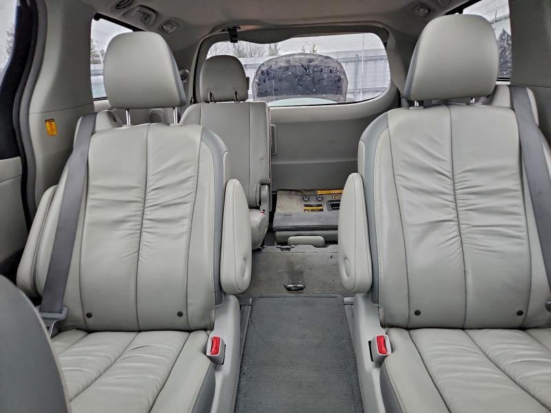 Zdjęcie 10 z aukcji – 2011 TOYOTA SIENNA XLE z VIN 5TDDK3DC6BS005754